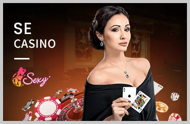 Bàn chơi Blackjack với người chia bài và các lá bài của người chơi